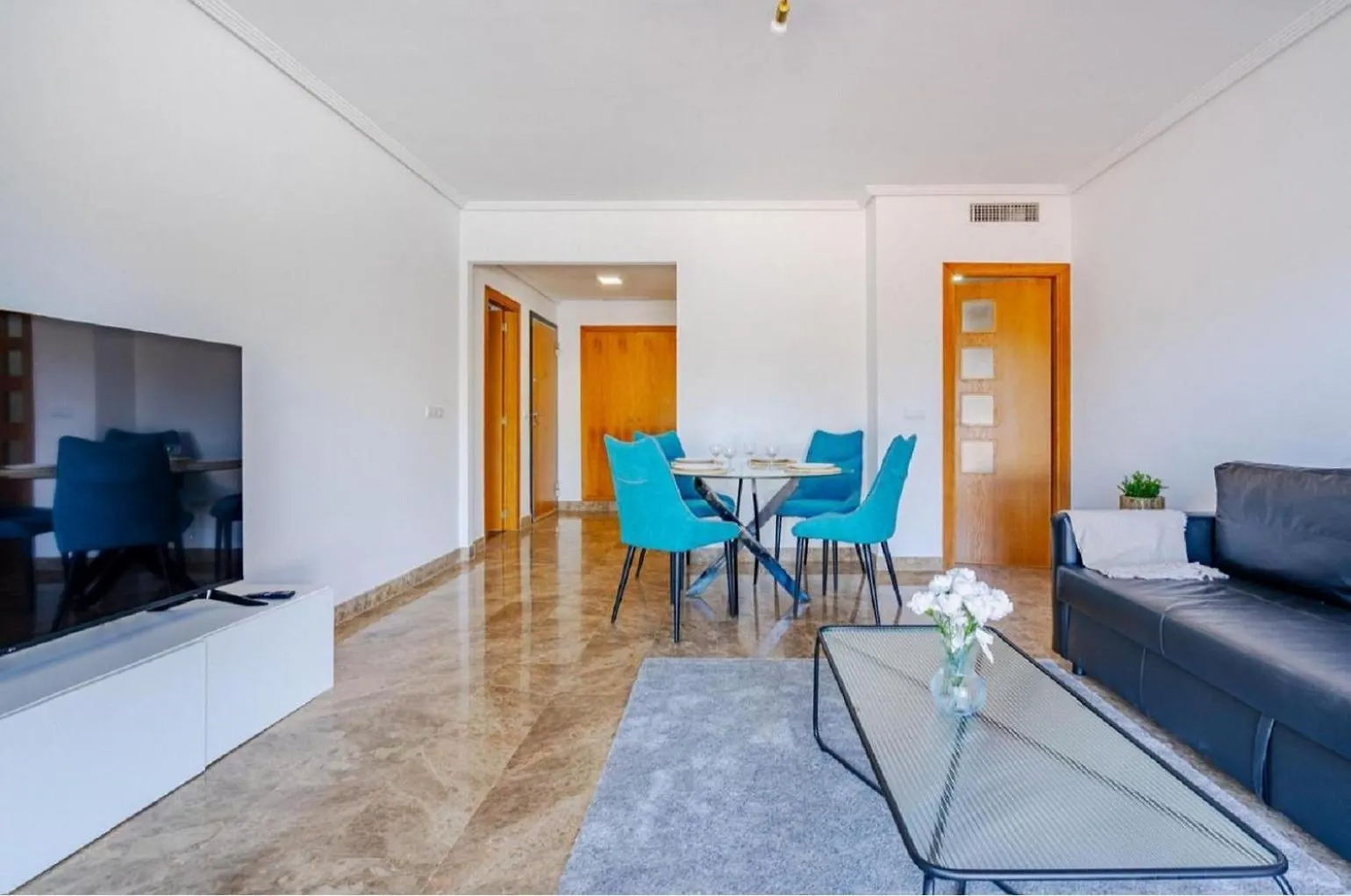36 Apartment With Large Garden, Pool And Padel Court In Golf Hills Estepona