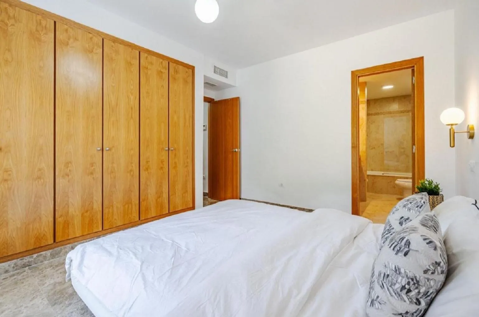 36 Apartment With Large Garden, Pool And Padel Court In Golf Hills 에스테포나